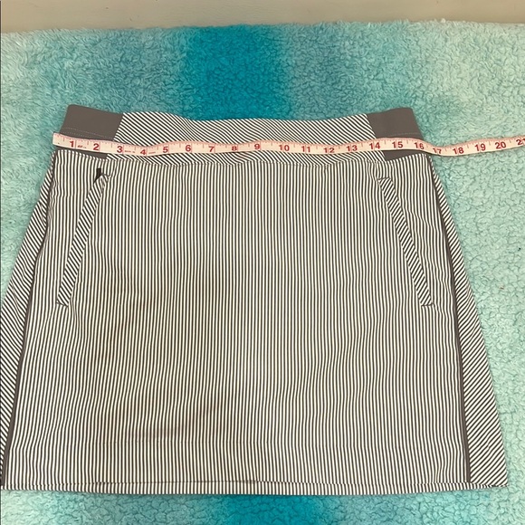 🔥ATHLETA Striped Gray Skirt🔥 - Picture 2 of 6